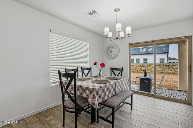 Building Photo - 15252 Apex Ct