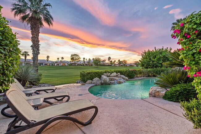 Building Photo - 727 Arrowhead Dr