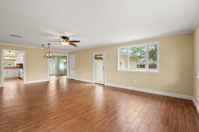 Building Photo - 146 Menendez Rd