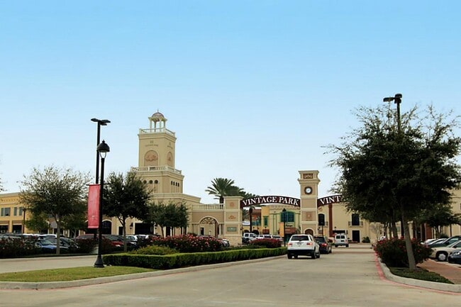 Building Photo - 9110 Solvista Pass Ln