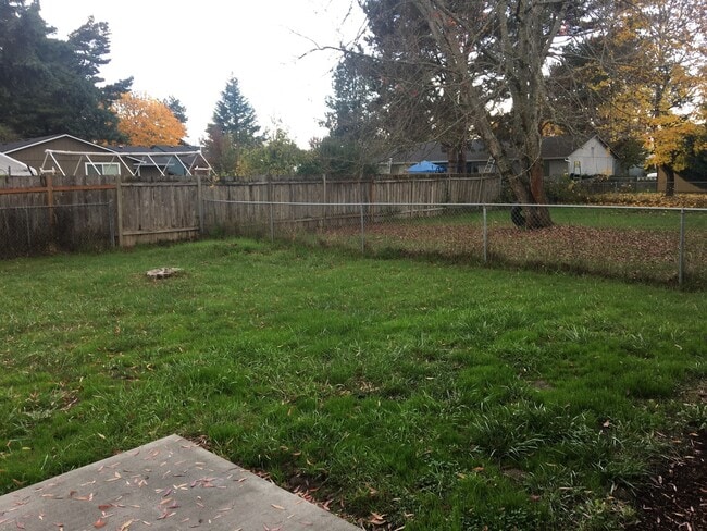 Building Photo - 4 bedroom 2 bath home on quiet street in Hillsboro near Intel