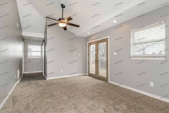 Building Photo - 1006 Forest Ave