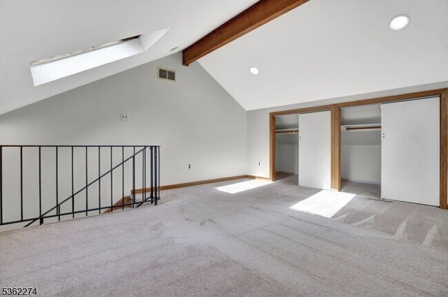 Building Photo - 6 Village Way