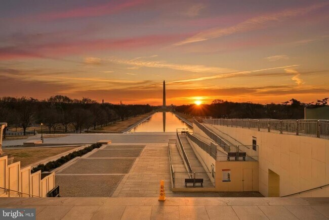 Building Photo - 916 G St NW