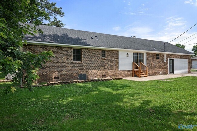 Building Photo - 117 Bates St