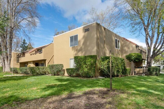 Building Photo - 280 Tradewinds Dr