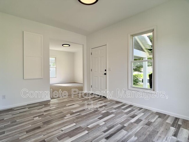 Building Photo - 247 E Fremont St