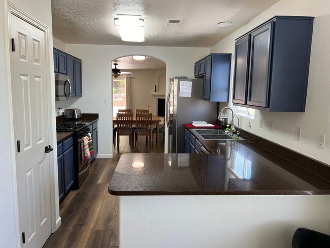 Building Photo - 1943 Busher St SE