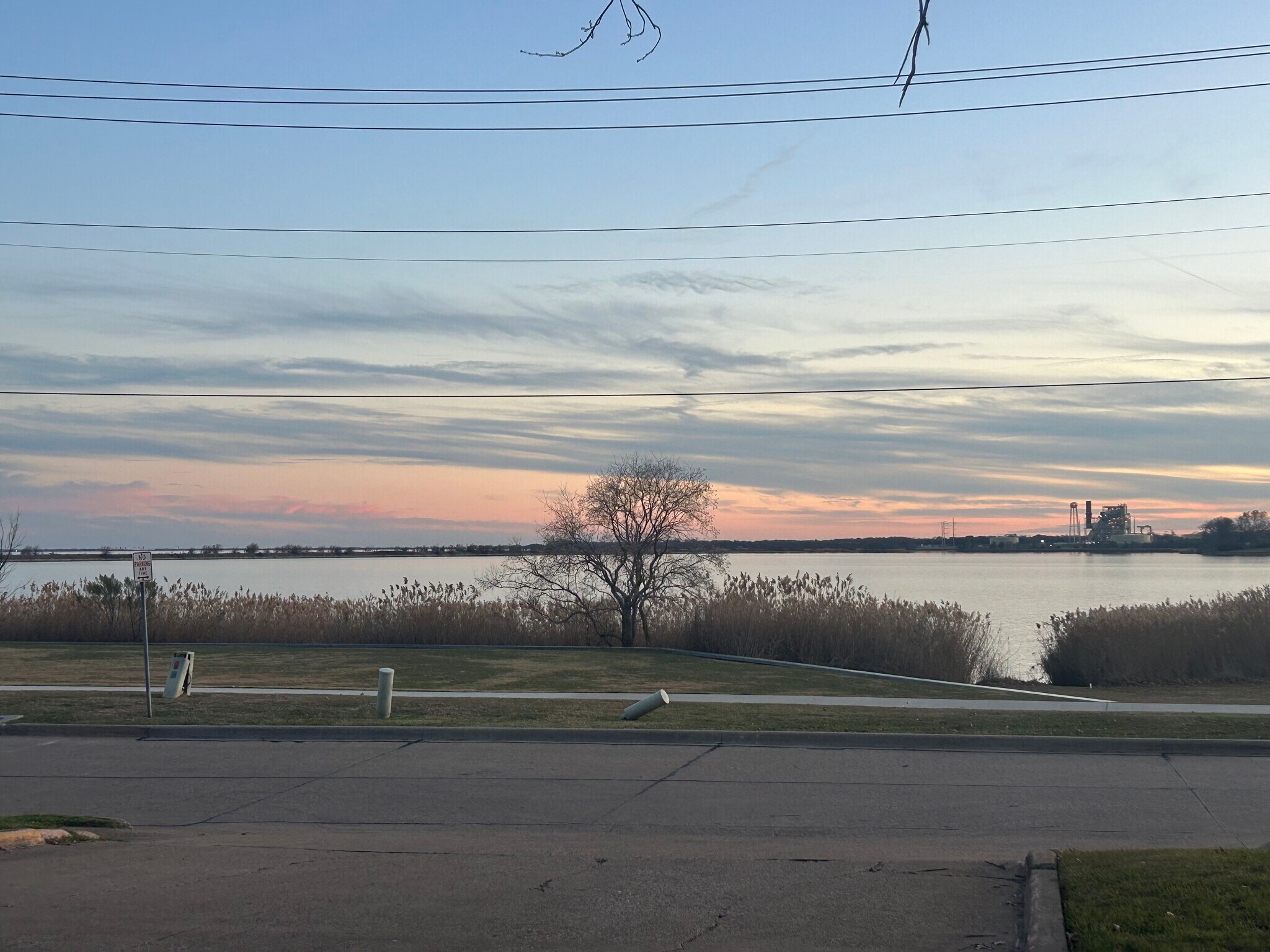 Building Photo - 5913 Lake Hubbard Pky