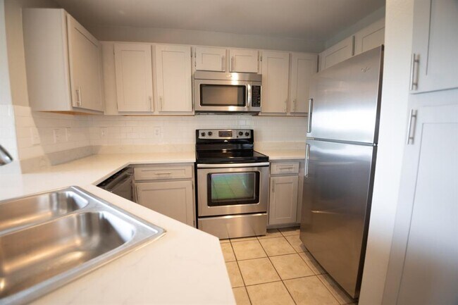 Primary Photo - 2320 Gracy Farms Ln