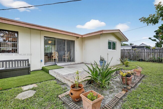 Building Photo - 160 NW 34th St