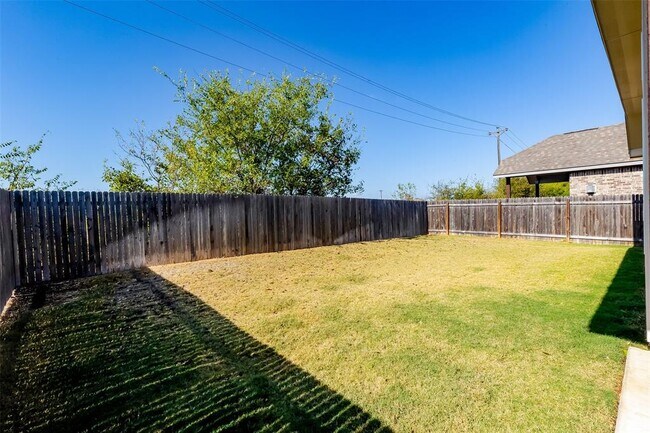 Building Photo - 252 Clear Frk Lp