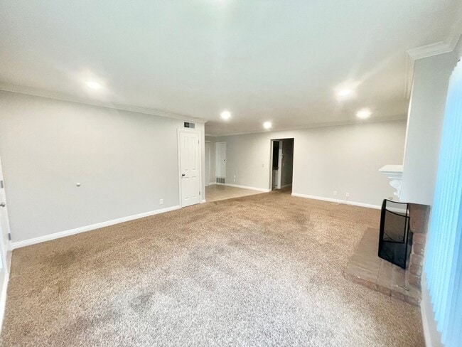 Building Photo - Single family home located in desirable Yorba Linda neighborhood! SMALL/MEDIUM DOGS OK!