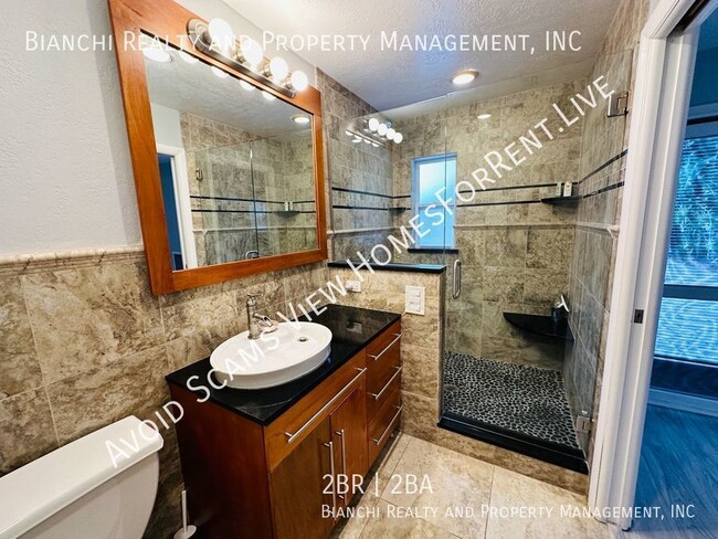 Building Photo - Private Pool 2 Bedroom/2 Bathroom - Close ...