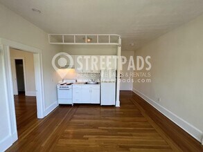 Building Photo - 1 bedroom in Brookline MA 02446