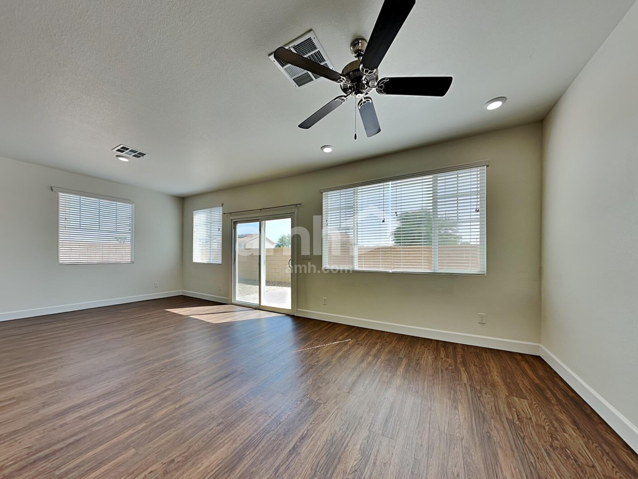 Building Photo - 1609 Viaggio Ave