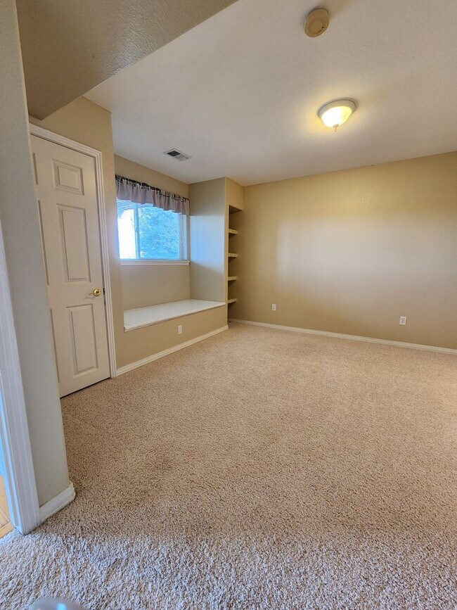 Building Photo - Parker home in Desired Stonegate Neighborhood!