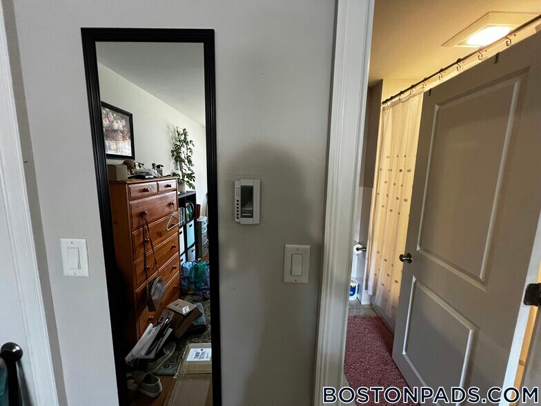 Building Photo - 134 Summer St