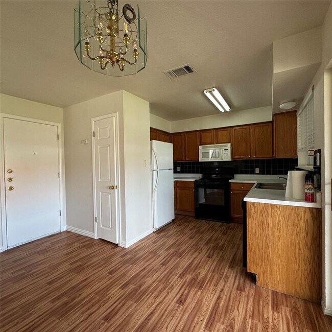 Building Photo - 4735 Castleman Dr