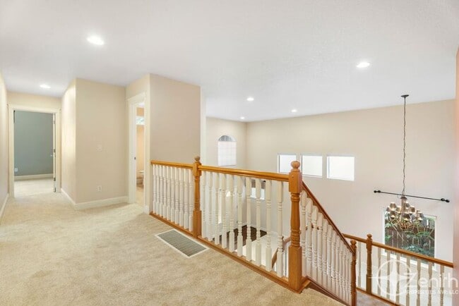 Building Photo - 2903 NE 184th Ave