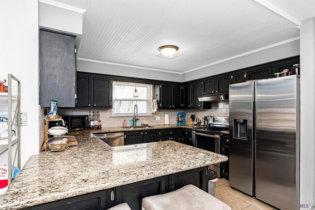 Building Photo - 9221 Fox Run Ave