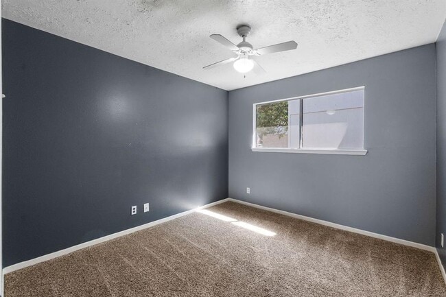 Building Photo - 719 Shenandoah Dr