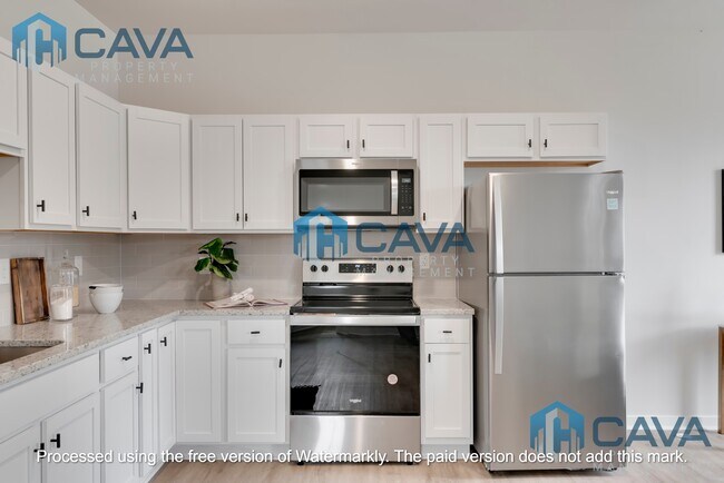 Building Photo - 1301 N 32nd St