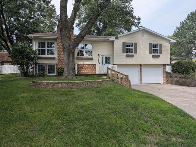 Building Photo - 808 Leprechaun Ln