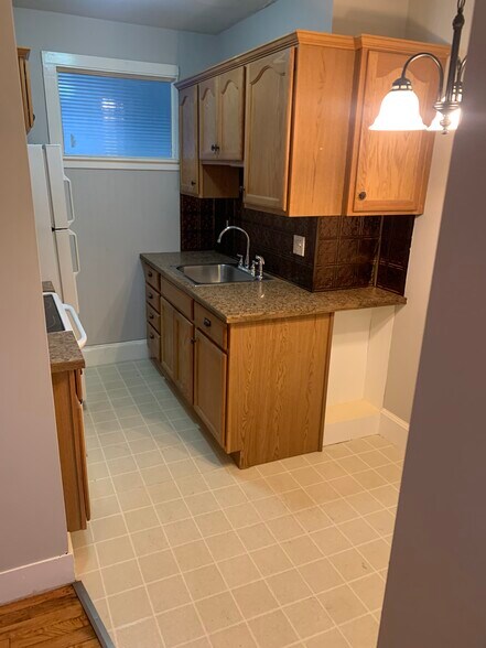 Building Photo - 85 Central St