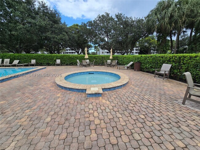 Building Photo - 1526 Whitehall Dr