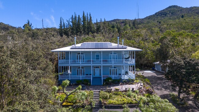 Building Photo - Plantation Style Estate Home