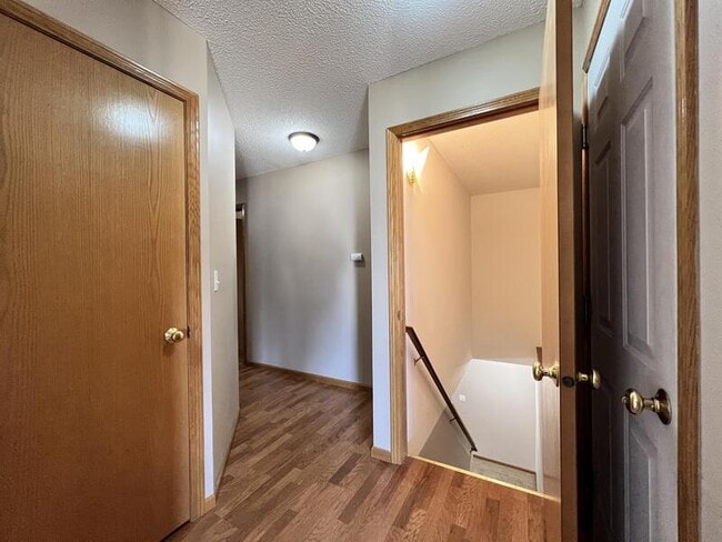 Building Photo - 2305 Eastlawn Dr