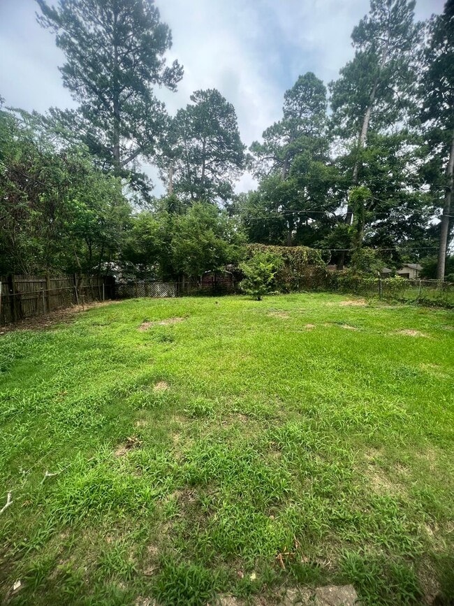 Building Photo - 3 Bedroom 1 Bath in Southern Hills