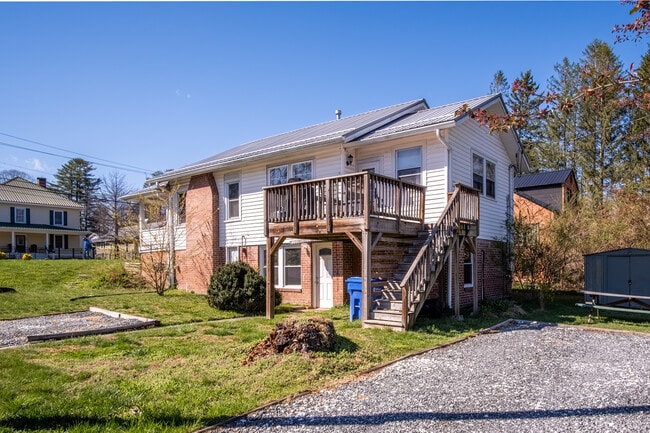 Building Photo - 445 S Broad St