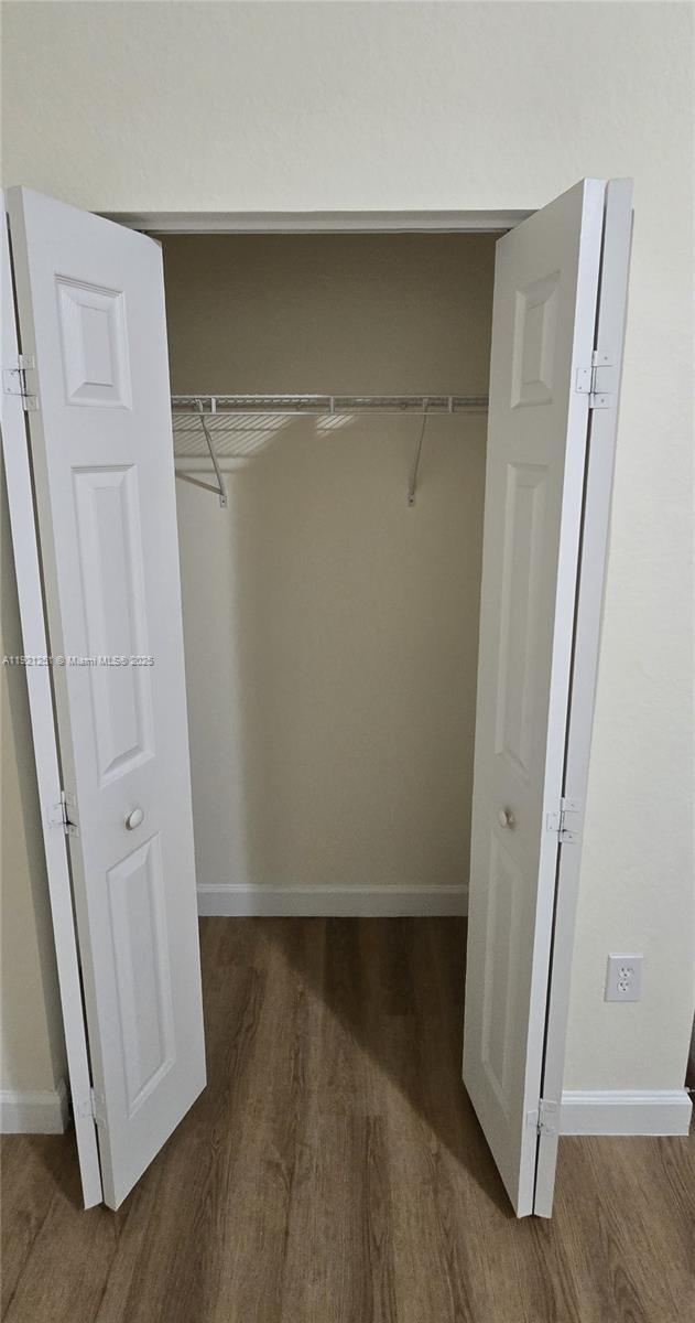 Building Photo - 3320 NE 13th Cir Dr