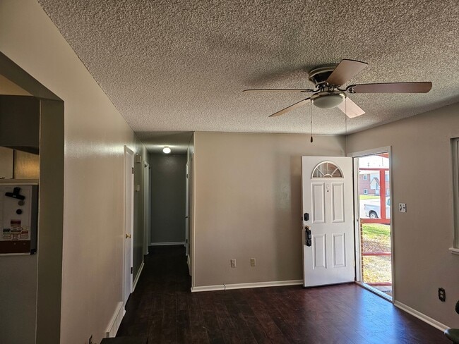 Building Photo - 4717 Cactus Way