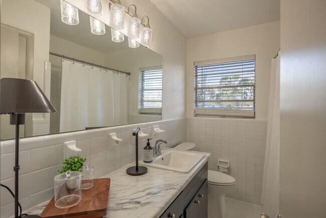 Building Photo - 523 Pitt Moore Rd