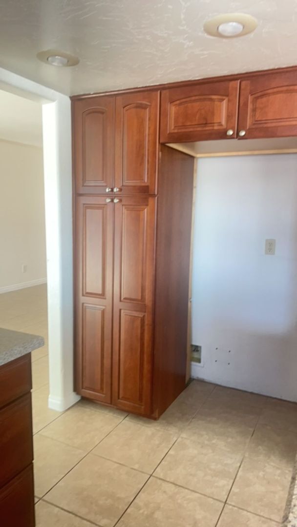 Building Photo - 1356 Bobolink Dr