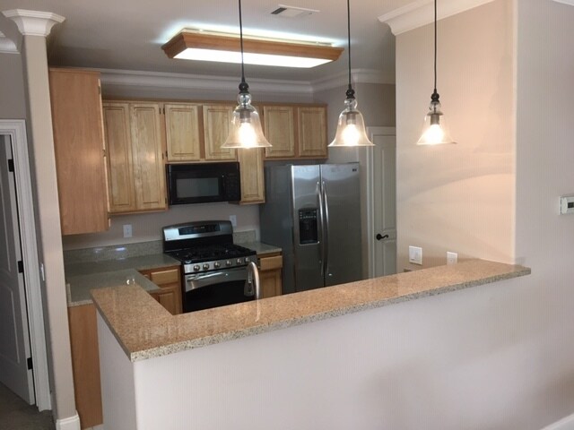 Building Photo - 900 S Meadows Pky