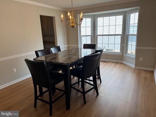 Building Photo - 29 Newbury Dr