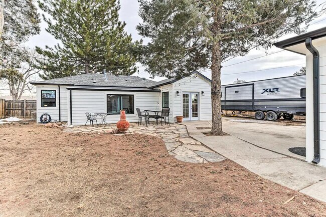 Building Photo - 991 S Bryant St