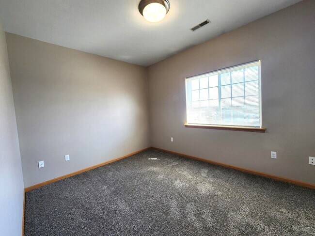 Building Photo - 2210 W Lake Rd