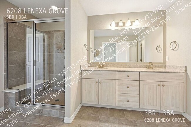 Building Photo - 6208 Lenexa Grv
