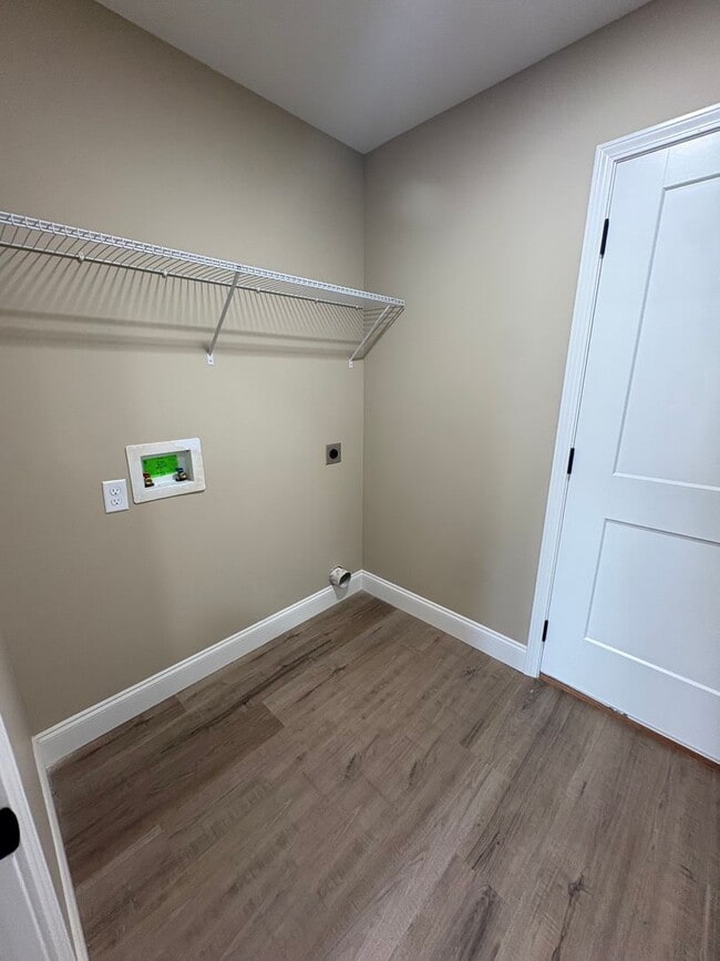 Building Photo - For Rent