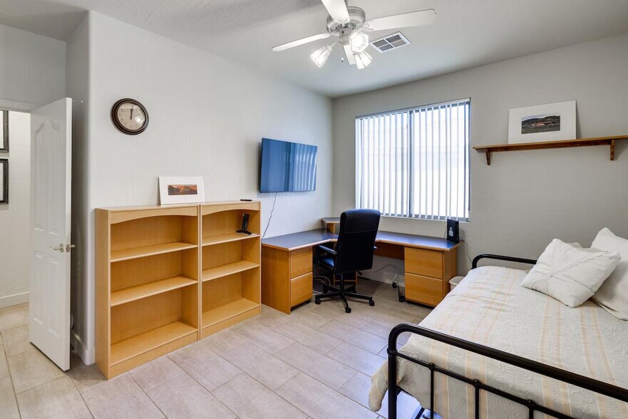 Building Photo - 7316 E Whispering Wind Dr