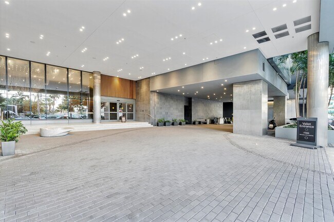 Building Photo - 88 SW 7th St