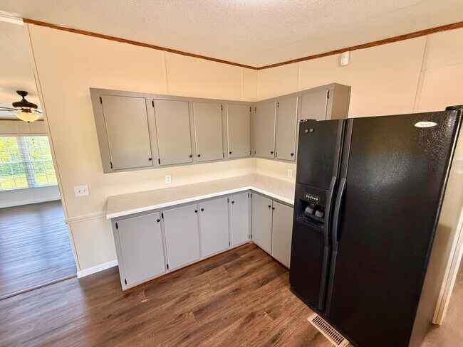 Building Photo - 2948 Ellejoy Rd