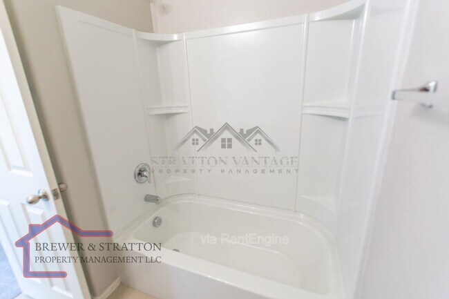 Building Photo - 495 E Rio Pl