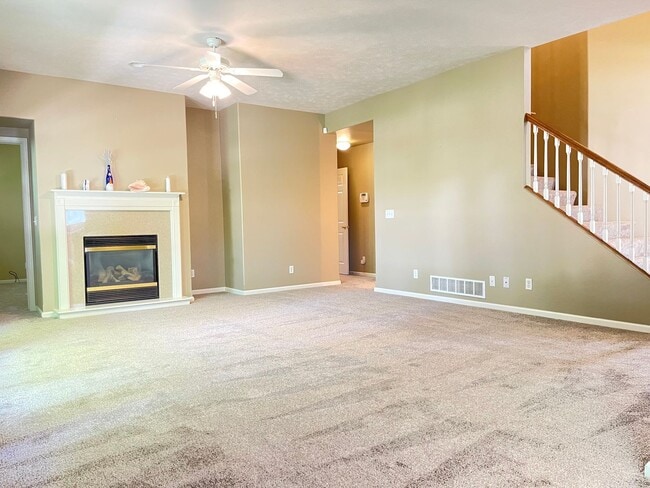 Building Photo - Beautiful 4 bed 2.5 bath 3000+sq ft