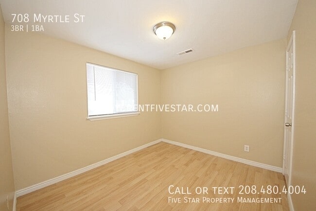 Building Photo - 708 Myrtle St